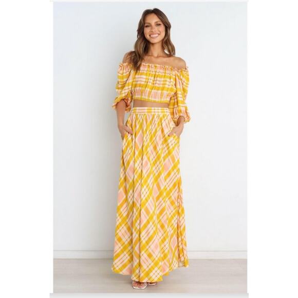 Petal & Pup Top Women 10 Yellow Orange Off Shoulder Crop Pullover Ruffle Top NEW - Picture 2 of 11